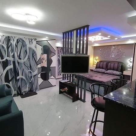 Condo Azur Suites B316 Near Airport, Netflix, Stylish, Cozy With Swimming Pool ماكتان المظهر الخارجي الصورة